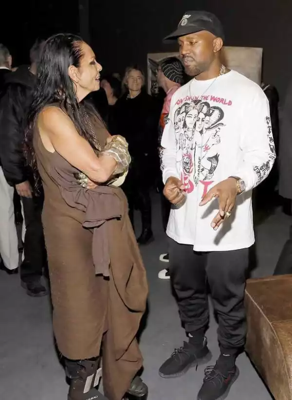 Kanye West looking good at the art exhibition in Los Angeles